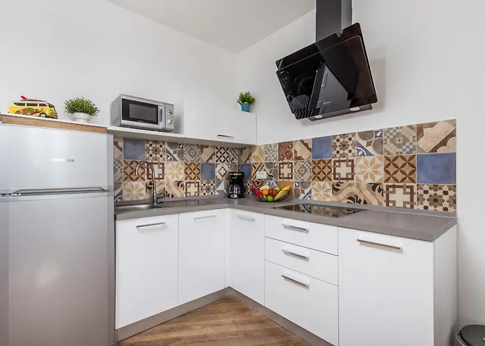 Elena Apartman