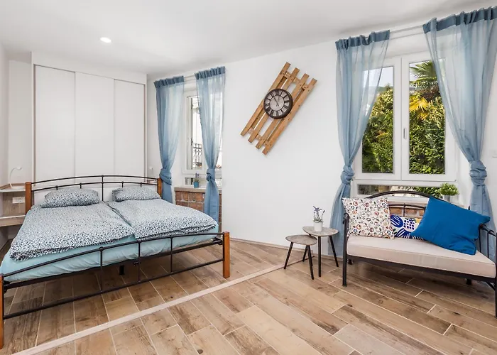 Elena Apartman *