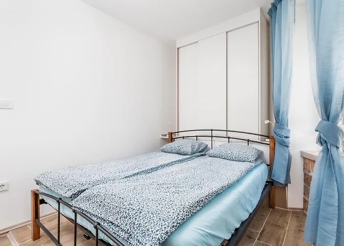 Elena Apartman